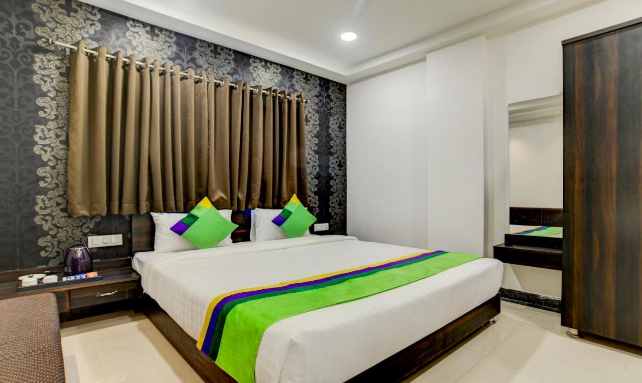 Treebo Grand Euro Pipliyahana Square Indore Buitenkant foto