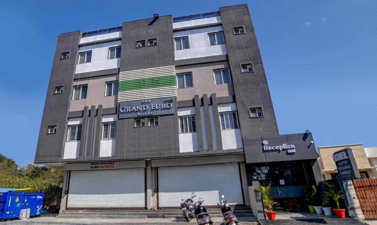 Treebo Grand Euro Pipliyahana Square Indore Buitenkant foto