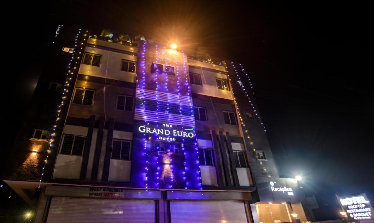 Treebo Grand Euro Pipliyahana Square Indore Buitenkant foto