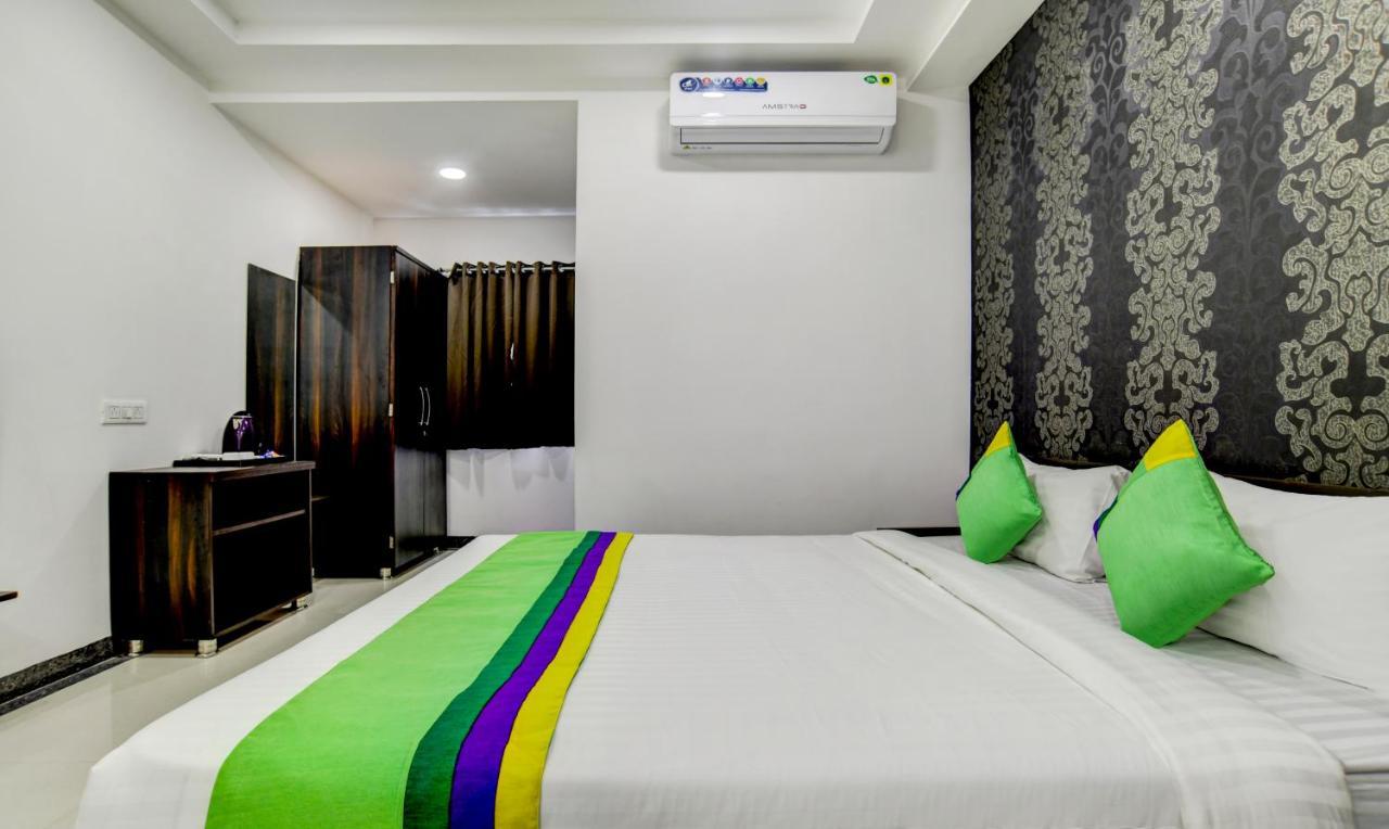 Treebo Grand Euro Pipliyahana Square Indore Buitenkant foto